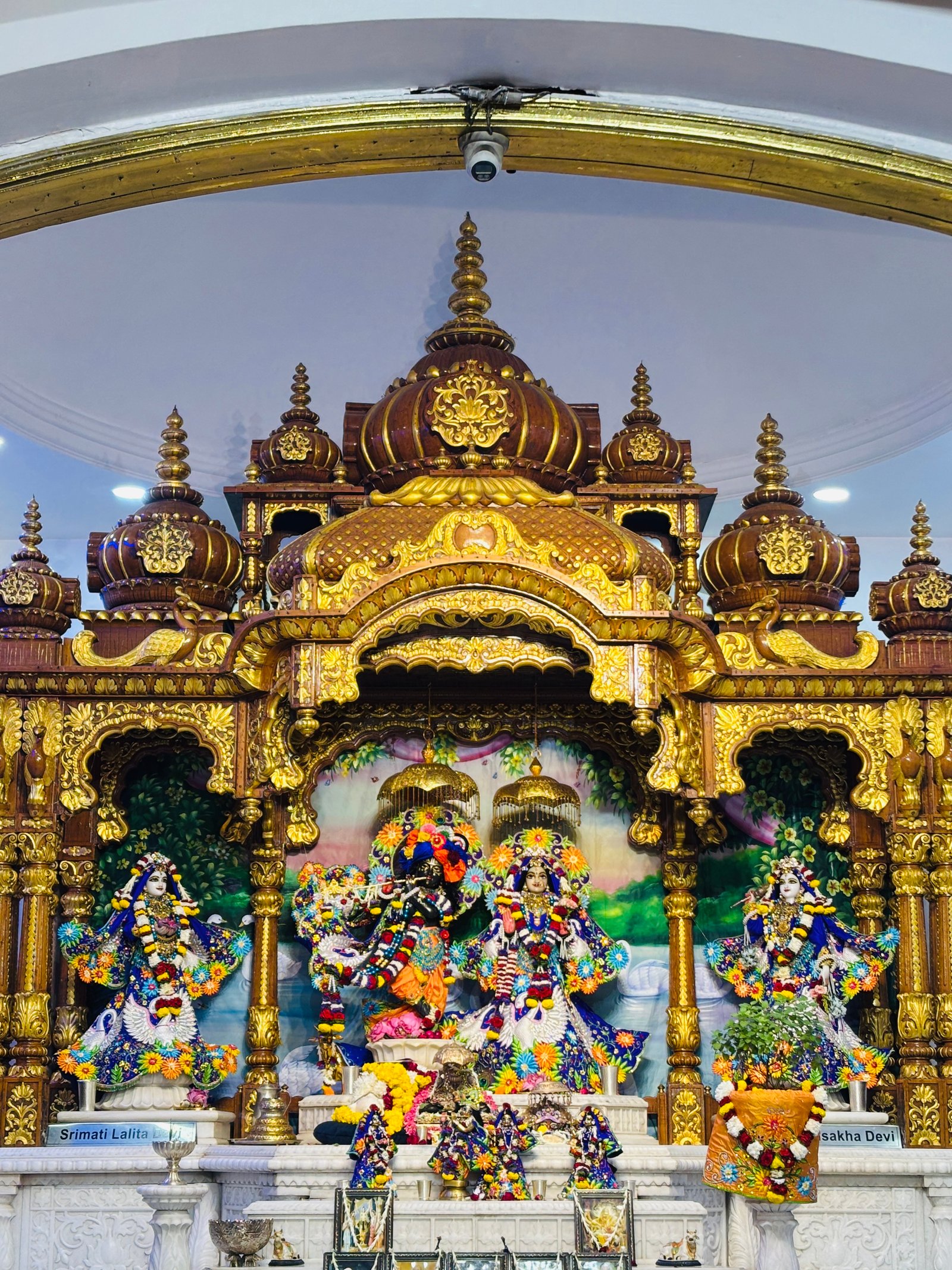 Beautiful Radhe Krishna Idol